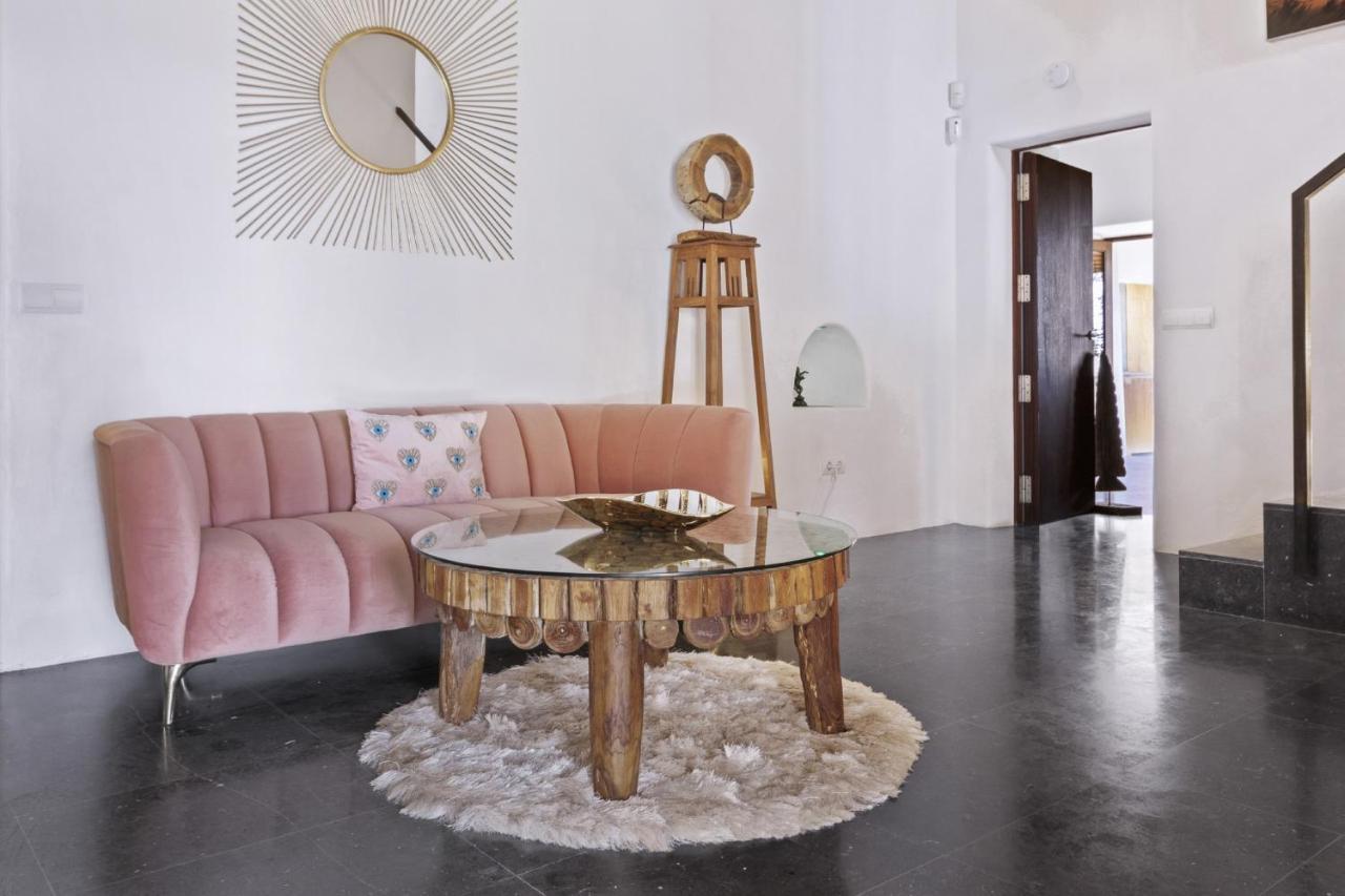 Villa Ravishing Ibiza Cel Blau 9 Bedrooms Private Pool Beautiful Country Views Santa Eulalia *
